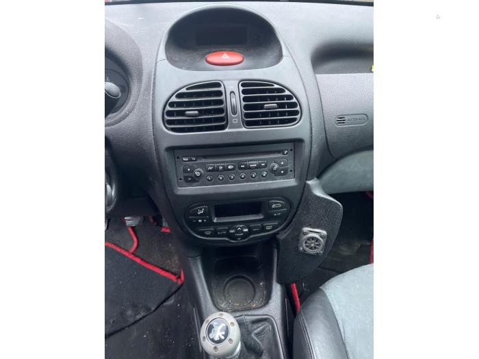 Peugeot 206 1.6 16V Samochód złomowany (2003, Szary)