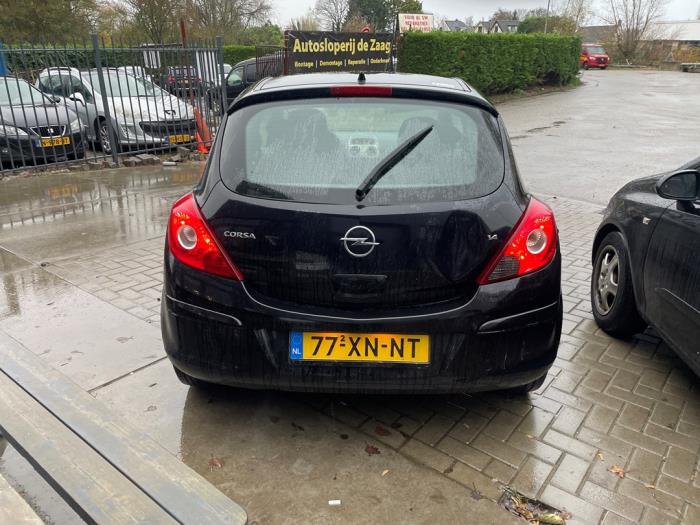 Opel Corsa D 1.4 16V Twinport Samochód złomowany (2007, Czarny)