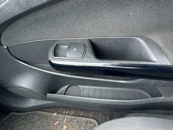 Opel Corsa D 1.4 16V Twinport Samochód złomowany (2007, Czarny)