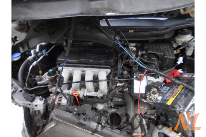 Honda Civic 1.4i Type S 16V Samochód złomowany (2010, Czarny)