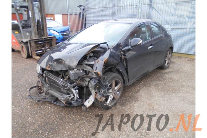 Honda Civic 1.4i Type S 16V Samochód złomowany (2010, Czarny)