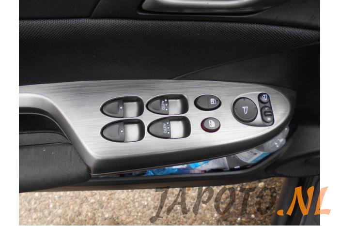 Honda Civic 1.4i Type S 16V Samochód złomowany (2010, Czarny)