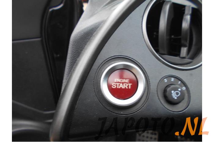 Honda Civic 1.4i Type S 16V Samochód złomowany (2010, Czarny)