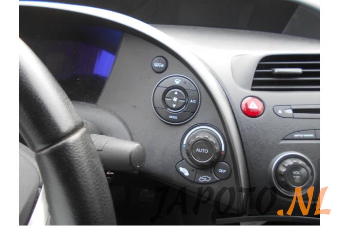 Honda Civic 1.4i Type S 16V Samochód złomowany (2010, Czarny)