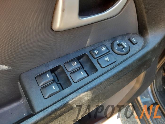 Kia Sportage 2.0 CVVT 16V 4x2 Sloopvoertuig (2012, Grijs)