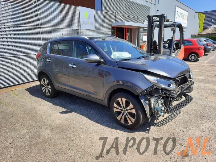 Kia Sportage 2.0 CVVT 16V 4x2 Sloopvoertuig (2012, Grijs)