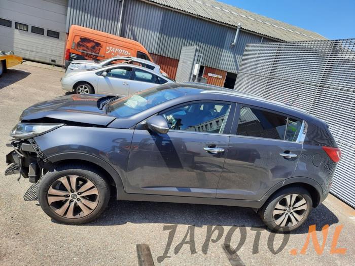Kia Sportage 2.0 CVVT 16V 4x2 Sloopvoertuig (2012, Grijs)