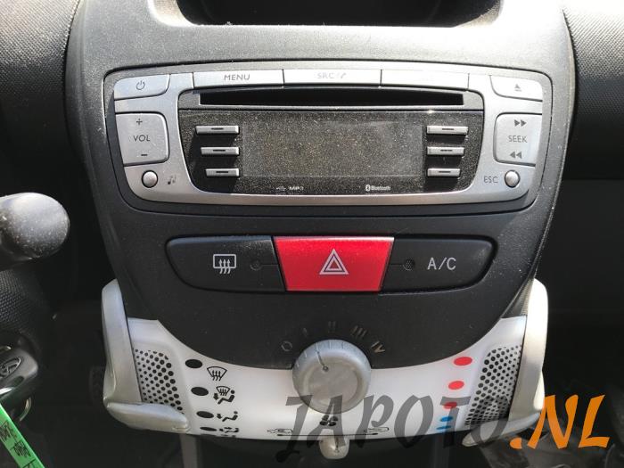 Toyota Aygo 1.0 12V VVT-i Skrotfordon (2013, BLAUW)