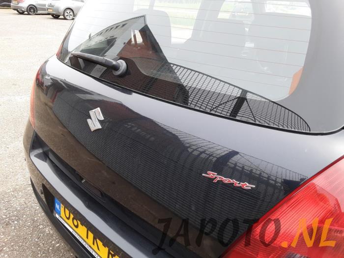 Suzuki Swift 1.3 VVT 16V Skrotfordon (2006, ZWART)