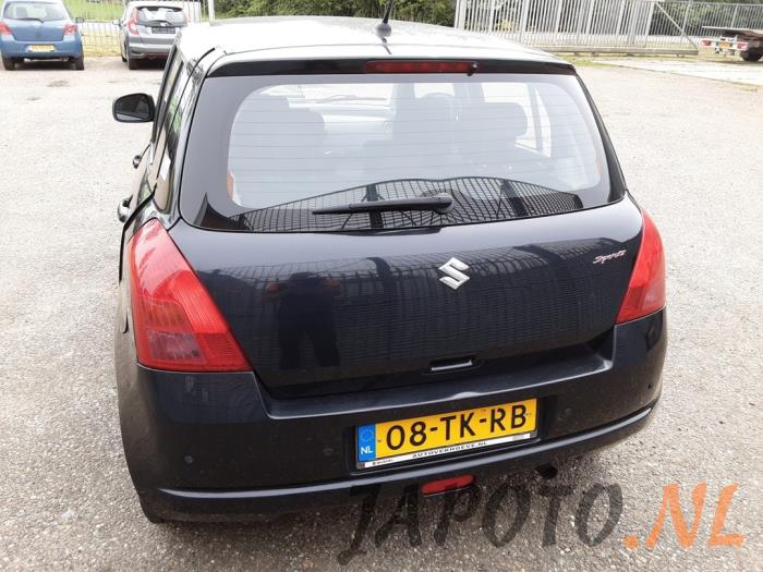 Suzuki Swift 1.3 VVT 16V Skrotfordon (2006, ZWART)