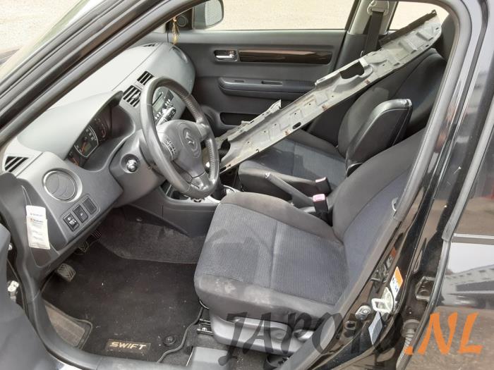 Suzuki Swift 1.3 VVT 16V Skrotfordon (2006, ZWART)