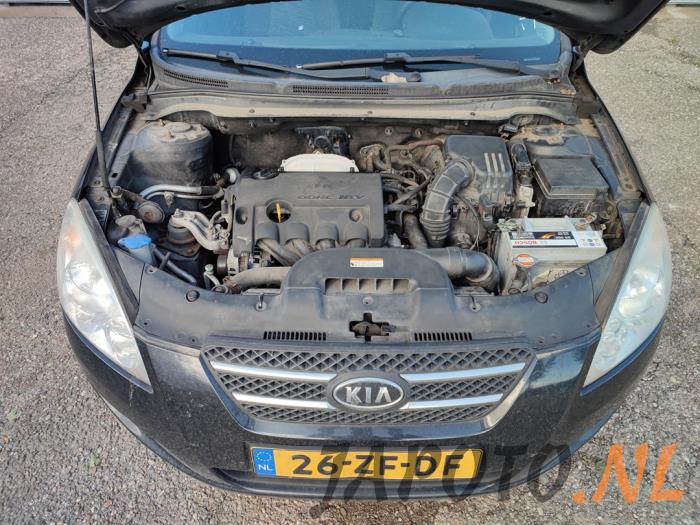 Kia Cee'd Sporty Wagon 1.6 CVVT 16V Sloopvoertuig (2008, Zwart)