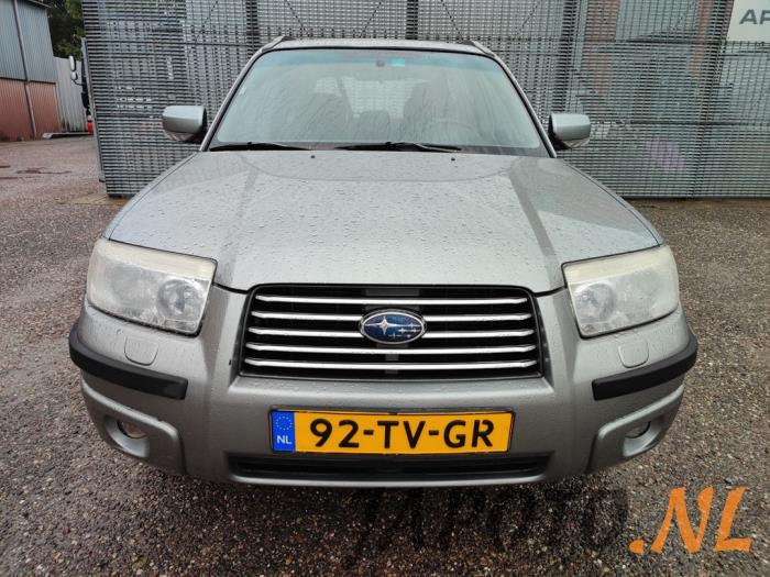 Subaru Forester 2.0 16V X Skrotfordon (2007, GRIJS)