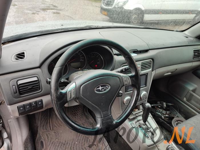 Subaru Forester 2.0 16V X Skrotfordon (2007, GRIJS)