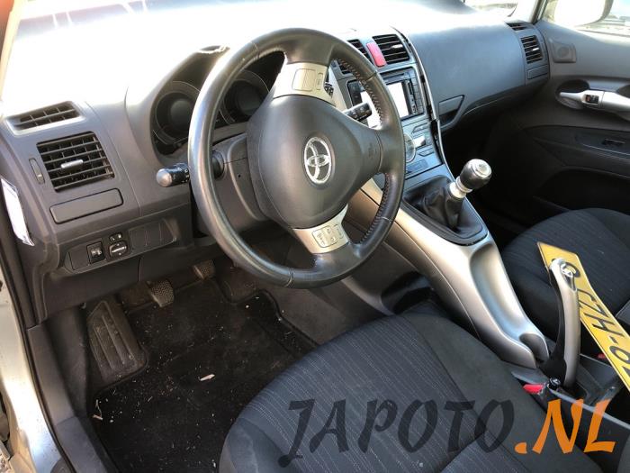 Toyota Auris 1.6 Dual VVT-i 16V Sloopvoertuig (2009, Grijs)