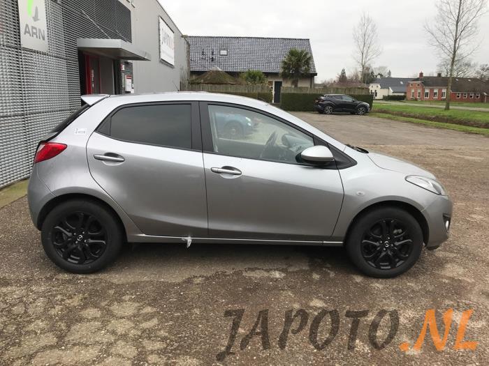 Mazda 2 1.3 16V MZR Sloopvoertuig (2012, Grijs)