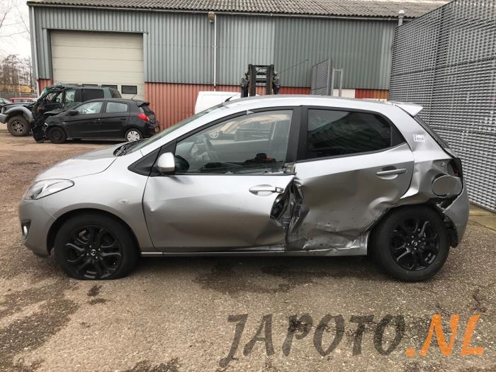 Mazda 2 1.3 16V MZR Sloopvoertuig (2012, Grijs)