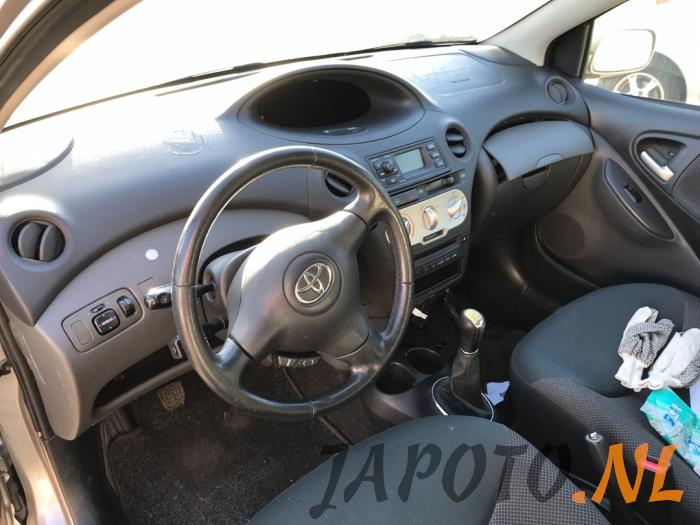 Toyota Yaris 1.3 16V VVT-i Sloopvoertuig (2003, Grijs)