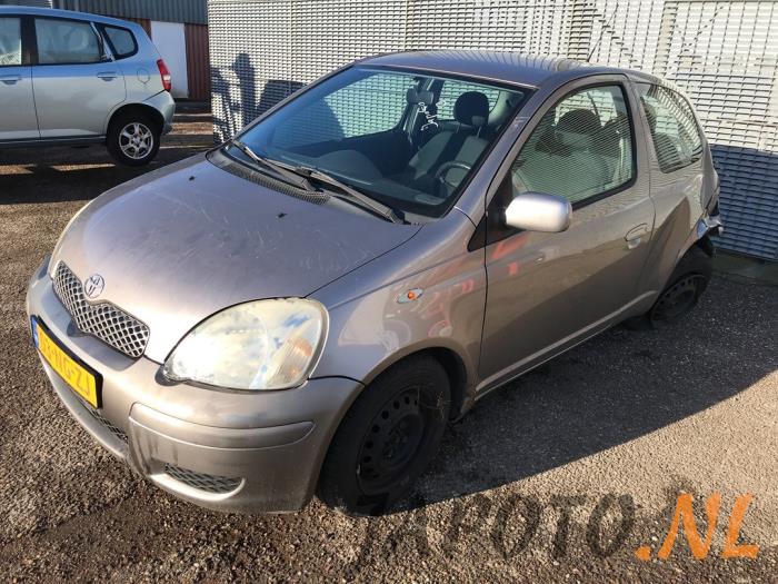 Toyota Yaris 1.3 16V VVT-i Sloopvoertuig (2003, Grijs)