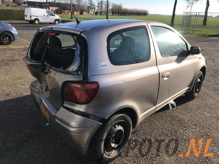 Toyota Yaris 1.3 16V VVT-i Sloopvoertuig (2003, Grijs)