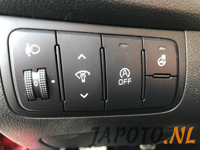 Kia Cee'd 1.0i T-GDi 12V 120 Sloopvoertuig (2015, Rood)