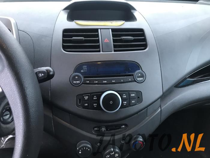 Chevrolet Spark 1.0 16V Bifuel Skrotfordon (2011, GRIJS)