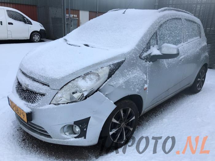 Chevrolet Spark 1.0 16V Bifuel Skrotfordon (2011, GRIJS)