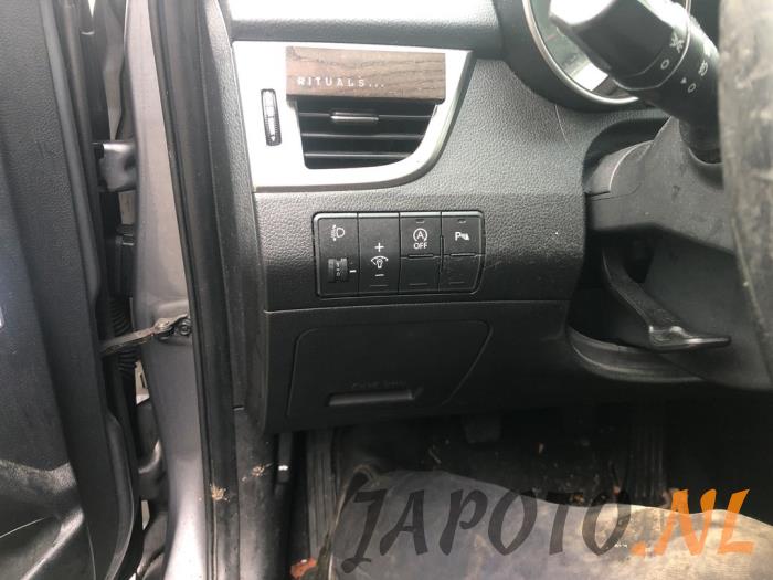 Hyundai i30 1.6 CRDi 16V VGT Sloopvoertuig (2012, Grijs)