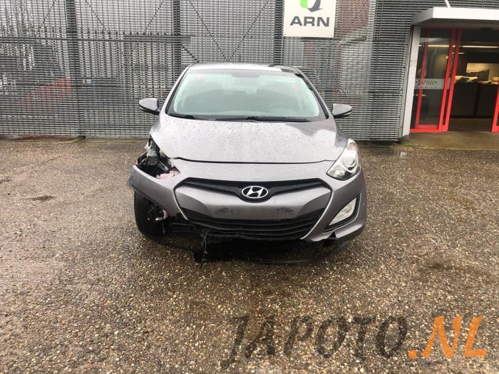 Hyundai i30 1.6 CRDi 16V VGT Sloopvoertuig (2012, Grijs)