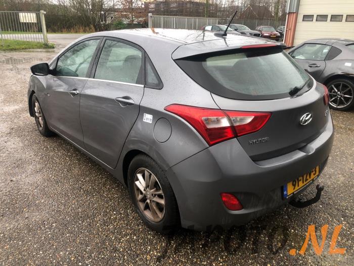Hyundai i30 1.6 CRDi 16V VGT Sloopvoertuig (2012, Grijs)