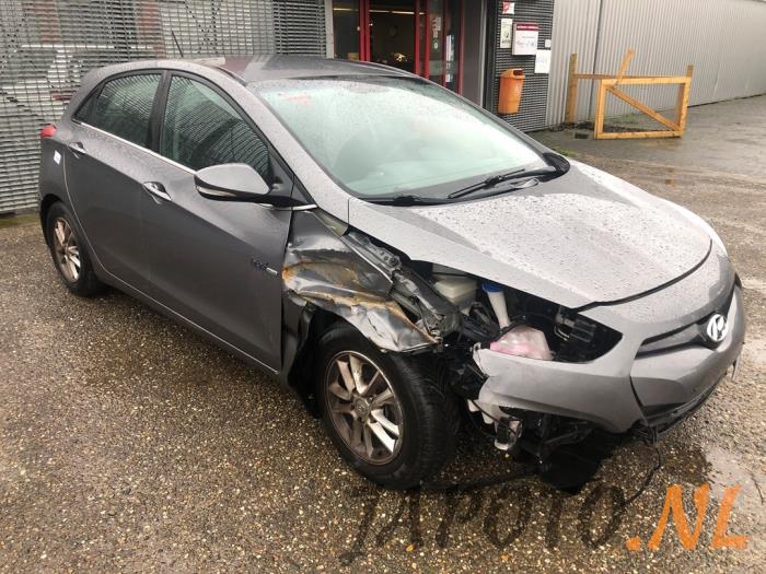 Hyundai i30 1.6 CRDi 16V VGT Sloopvoertuig (2012, Grijs)