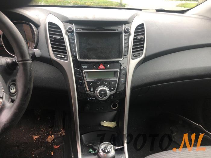 Hyundai i30 1.6 CRDi 16V VGT Sloopvoertuig (2012, Grijs)