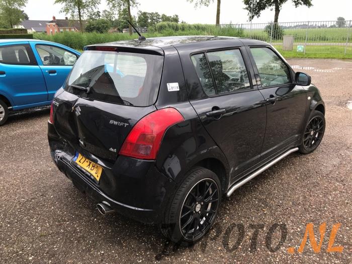 Suzuki Swift 1.3 VVT 16V 4x4 Sloopvoertuig (2007, Zwart)