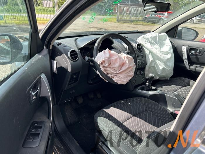 Nissan Qashqai 2.0 16V Skrotfordon (2007, BLAUW)