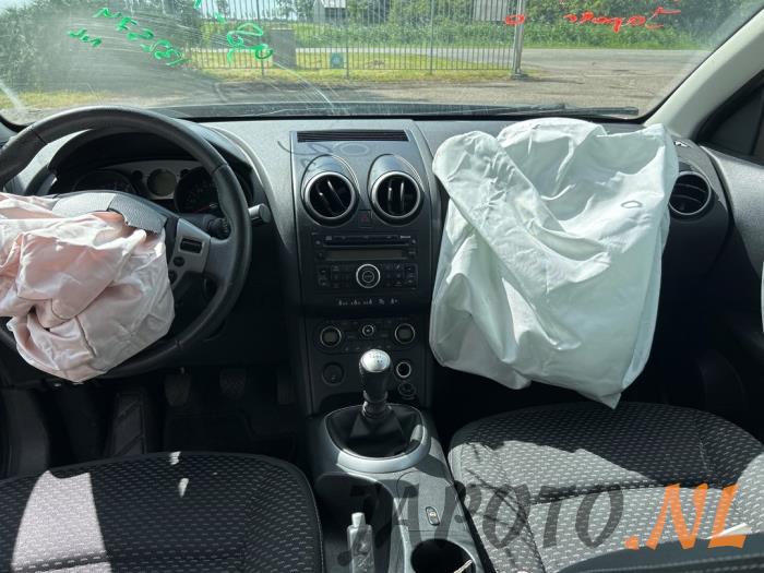 Nissan Qashqai 2.0 16V Skrotfordon (2007, BLAUW)