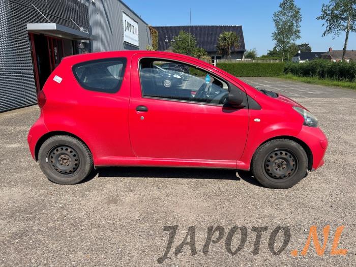 Toyota Aygo 1.0 12V VVT-i Sloopvoertuig (2008, Rood)