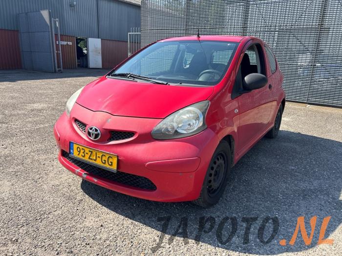 Toyota Aygo 1.0 12V VVT-i Sloopvoertuig (2008, Rood)