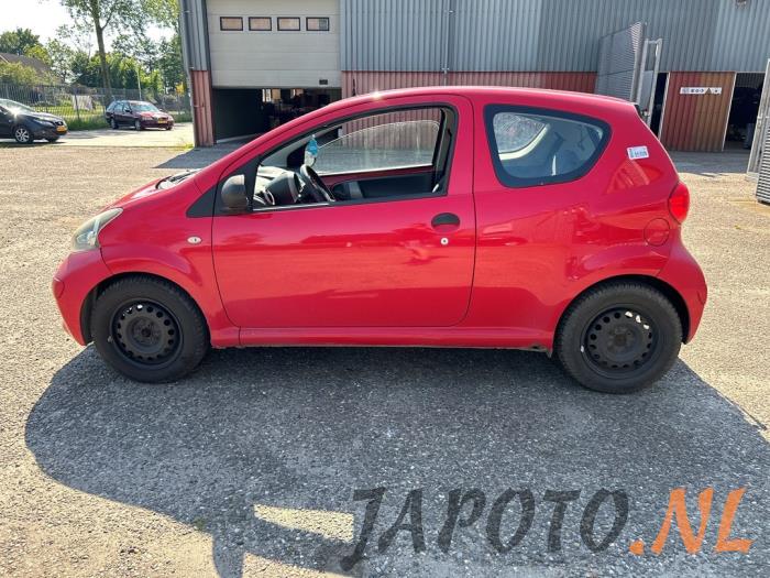 Toyota Aygo 1.0 12V VVT-i Sloopvoertuig (2008, Rood)