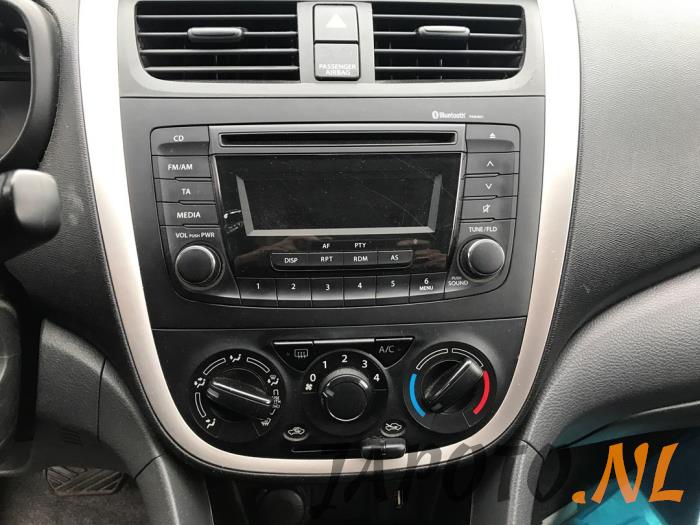 Suzuki Celerio 1.0 12V Skrotfordon (2015, ZWART)