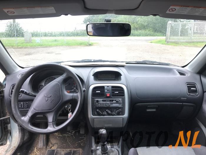 Mitsubishi Carisma 1.6i 16V Sloopvoertuig (2003, Grijs)