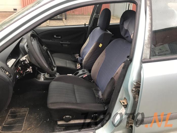 Mitsubishi Carisma 1.6i 16V Sloopvoertuig (2003, Grijs)