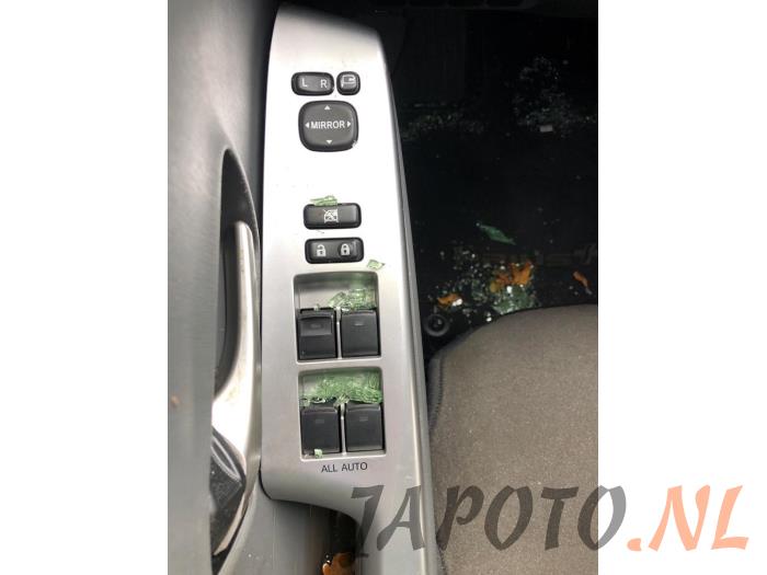 Toyota Prius Plus 1.8 Hybrid 16V Samochód złomowany (2012, Szary)