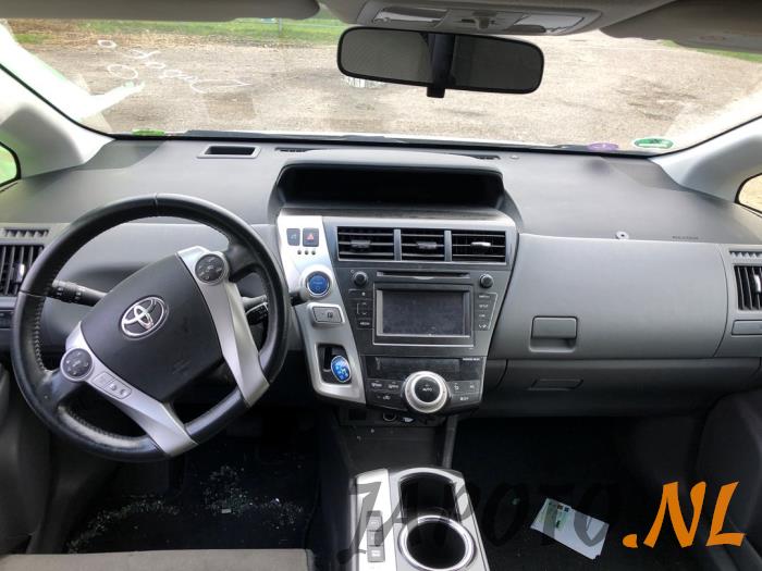 Toyota Prius Plus 1.8 Hybrid 16V Samochód złomowany (2012, Szary)