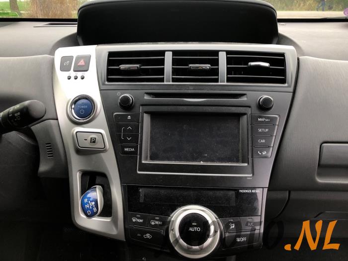 Toyota Prius Plus 1.8 Hybrid 16V Samochód złomowany (2012, Szary)