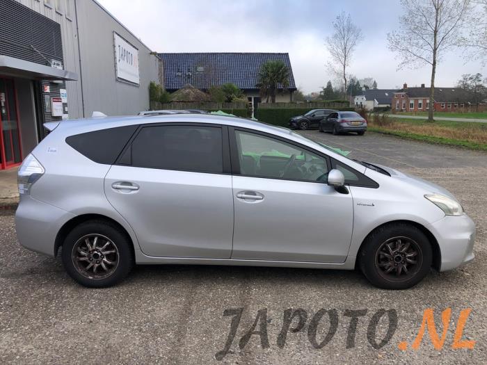 Toyota Prius Plus 1.8 Hybrid 16V Samochód złomowany (2012, Szary)