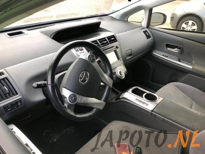 Toyota Prius Plus 1.8 Hybrid 16V Samochód złomowany (2012, Szary)