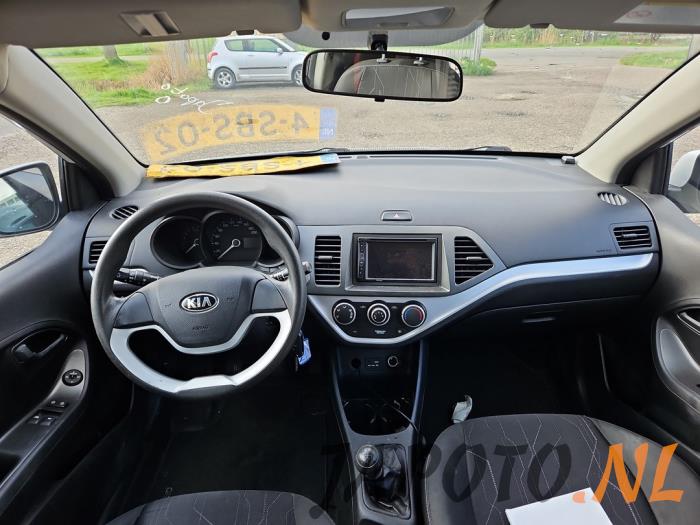 Kia Picanto 1.0 12V Samochód złomowany (2013, Bialy)