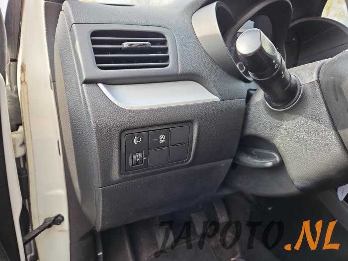 Kia Picanto 1.0 12V Samochód złomowany (2013, Bialy)