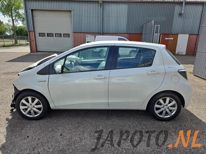 Toyota Yaris III 1.5 16V Hybrid Sloopvoertuig (2013, Wit)