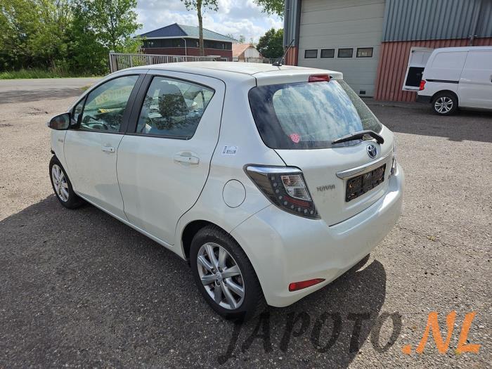 Toyota Yaris III 1.5 16V Hybrid Sloopvoertuig (2013, Wit)